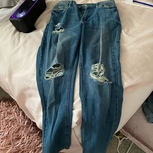boyfriend light wash jeans with stylish rips